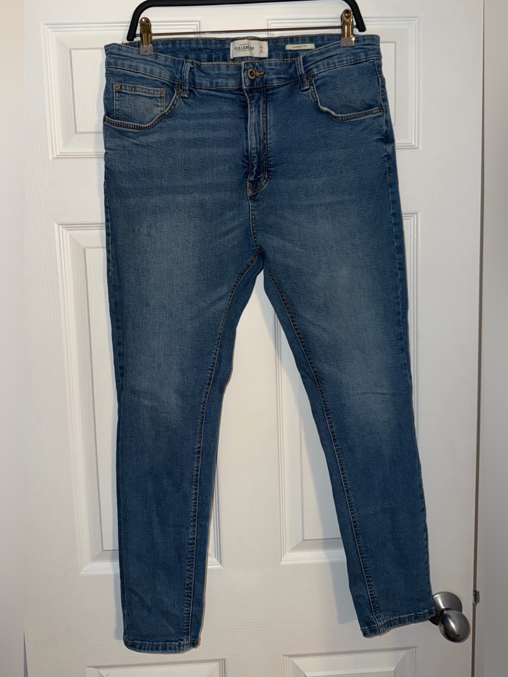 Pull&Bear Men's Skinny Jeans in Medium Blue Wash